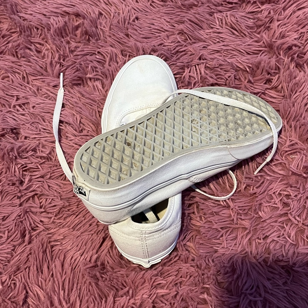 white lace up vans - Picture 4 of 7